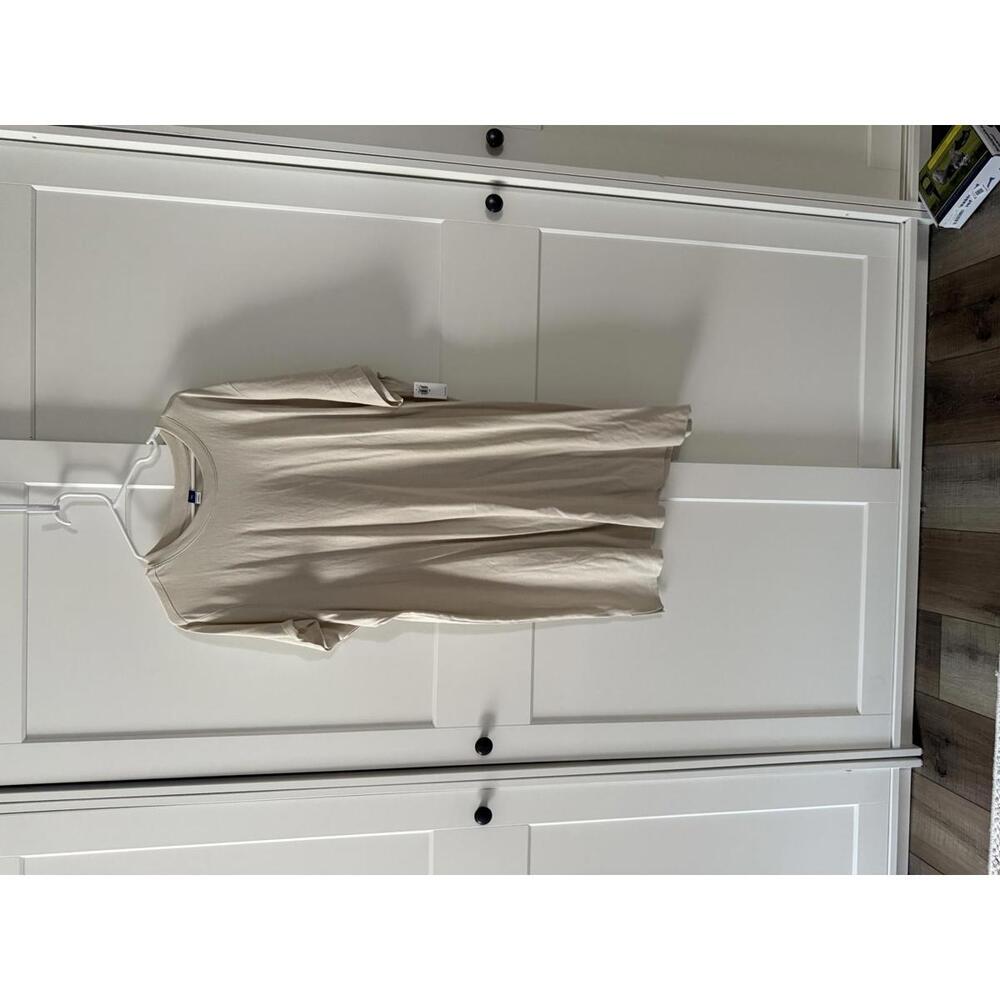 Old Navy XXL Cream T-Shirt